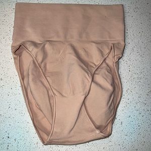 SKIMS Sculpting High Waist Brief